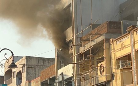 ગોધરાના પાંજરાપોળ વિસ્તારમાં આવેલી કપડાની દુકાનમાં આગ, લાગવાની ઘટના